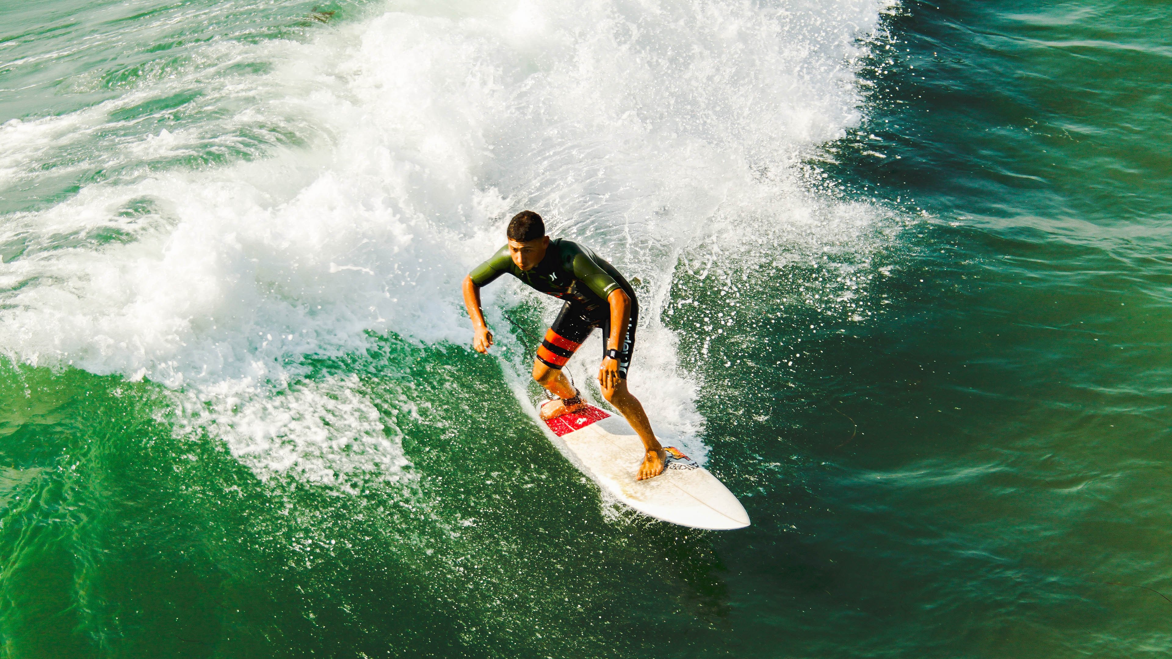 F1新赛季揭幕战之夜，孙兴慜冠军级表现，速度与意志的跨界共鸣