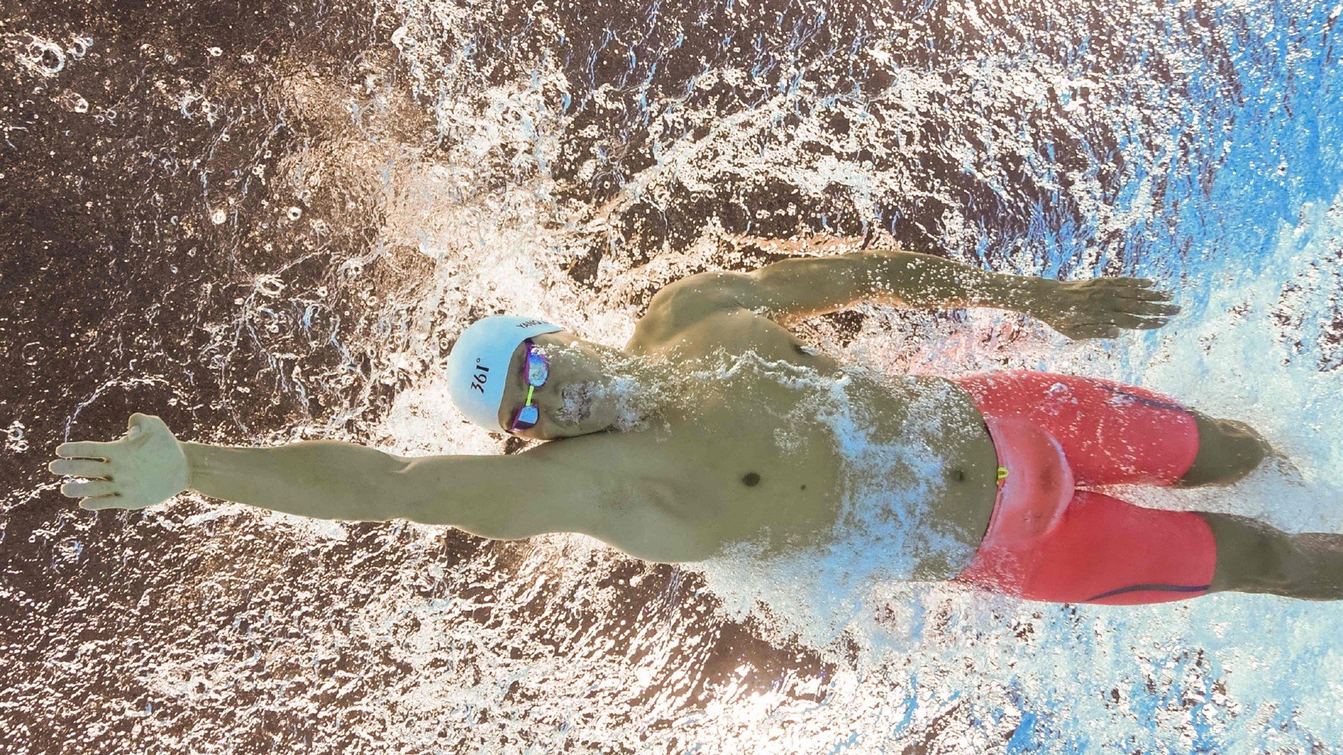 奥纳纳一夫当关，比利时门神用双手为黄金一代续写终章